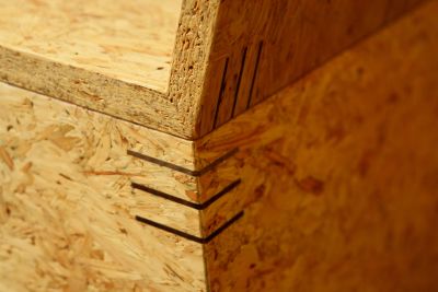 Constructie ingezaagde veren 